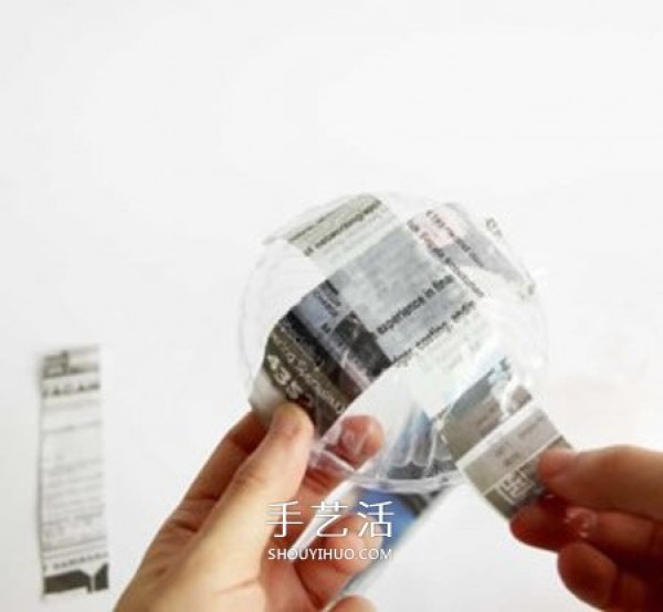 Disposable plastic bowl waste is used to make beautiful gift baskets by hand