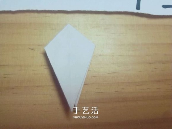 Illustration of folding method of Mandala flower, how to fold white Bana flower by hand