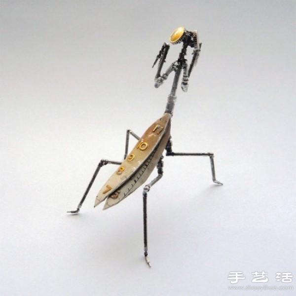 Watch parts + old light bulbs, awesome DIY mechanical insect army