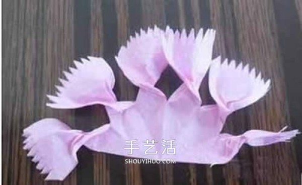 Mothers Day Carnation DIY Illustration of Making Hand-kneaded Paper Carnations