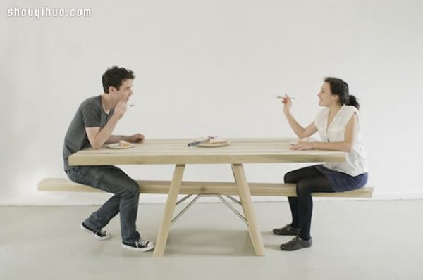 Pay attention to table manners! Interesting see-saw dining table design