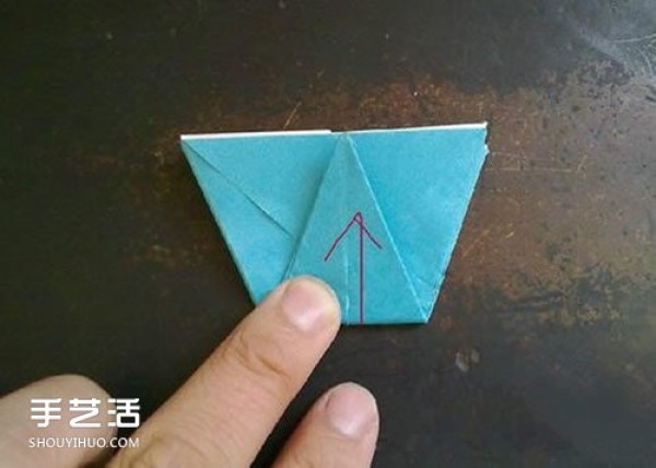 Origami carnation step by step illustration, the folding method of carnation is simple and easy to learn