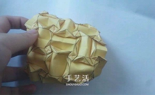 A piece of paper! Illustrated tutorial on how to fold handmade origami roses