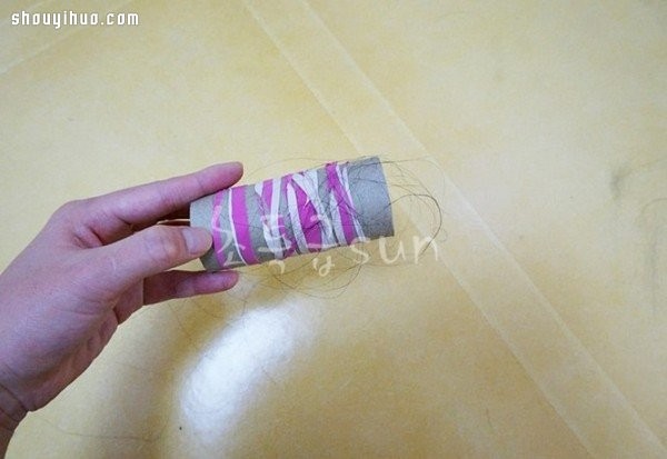 10 kinds of daily life props can be made by DIY using broken plastic gloves