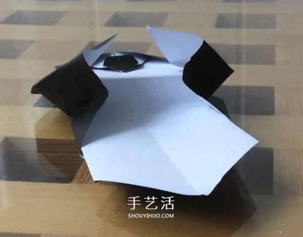 The origami step-by-step illustration of the crawling giant panda is so naive and cute~