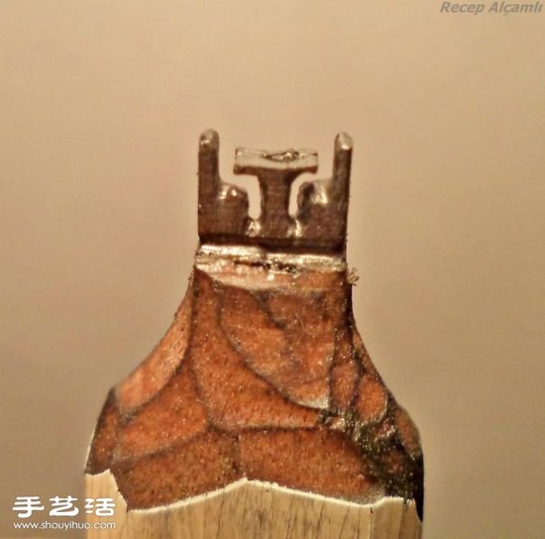 Shocking pencil lead carving. Do you want to try DIY too? 