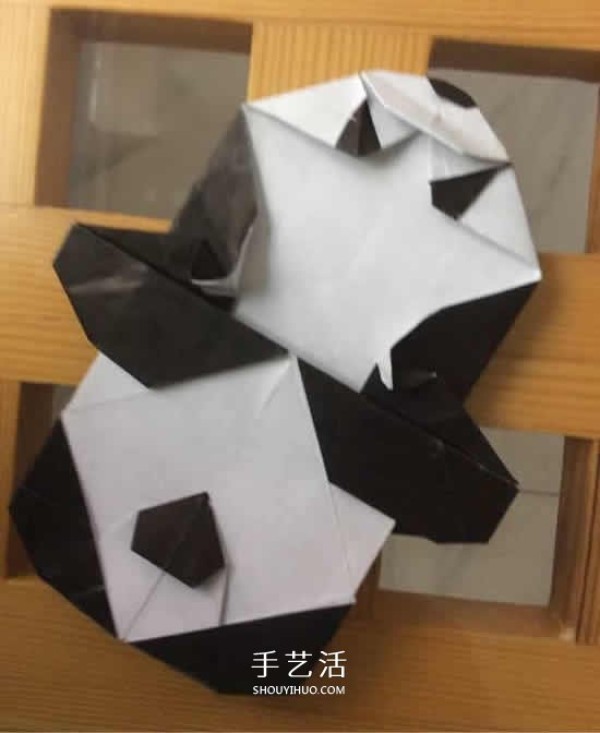 The origami step-by-step illustration of the crawling giant panda is so naive and cute~