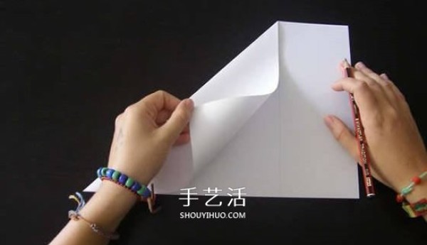 Illustration of the folding method of a simple garbage box, handmade origami square garbage box