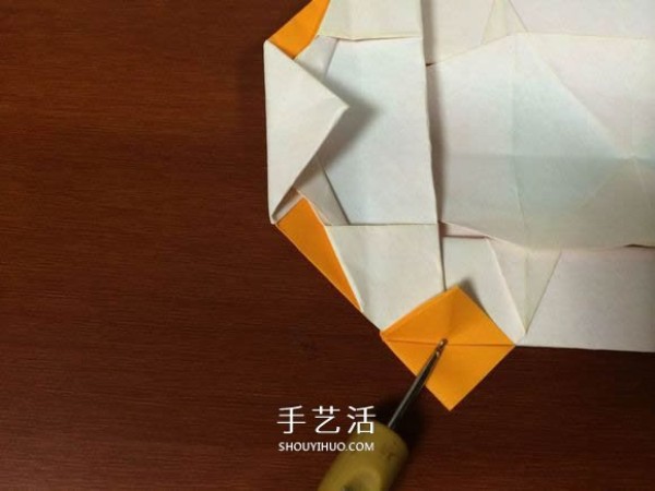 How to fold a complex three-dimensional sports car with detailed steps of origami sports car