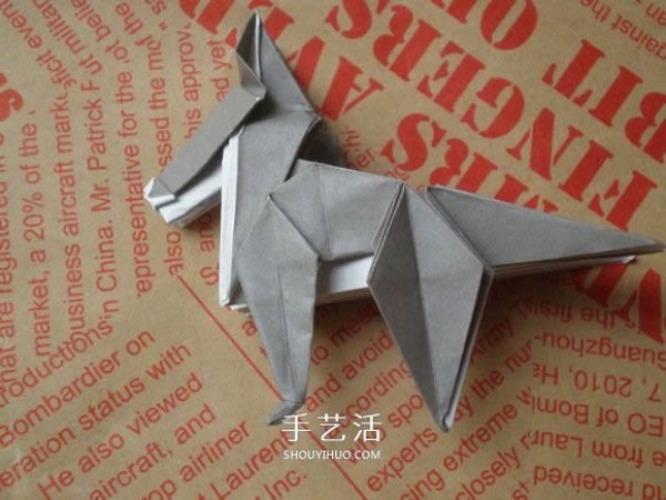 Illustrations of how to fold a cute puppy. Step-by-step pictures of origami puppies.