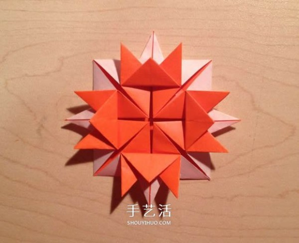 How to fold a three-dimensional combination of thorn balls and an origami illustration of a thorny flower ball