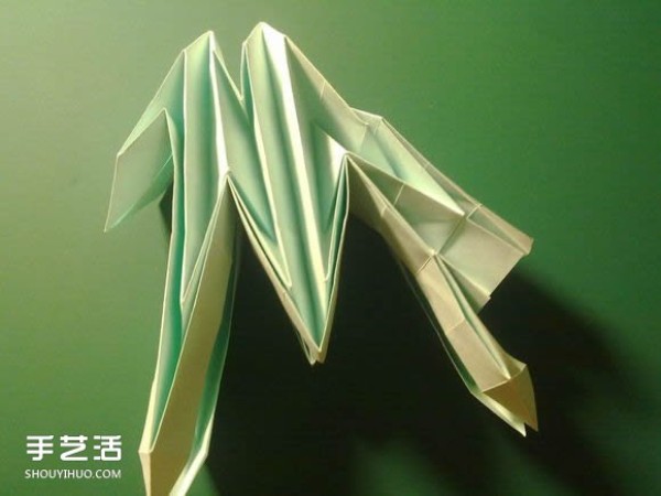 Detailed illustration of the folding process of Hatsune Miku origami