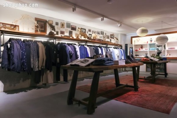 Tenue de N?mes mens clothing store layout design