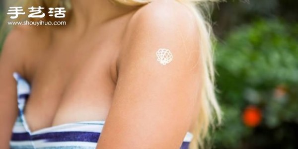 A fun and painless fake tattoo trick - tattoo stickers