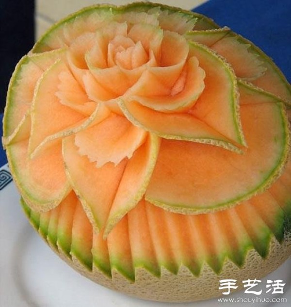 Exquisite peony watermelon carvings