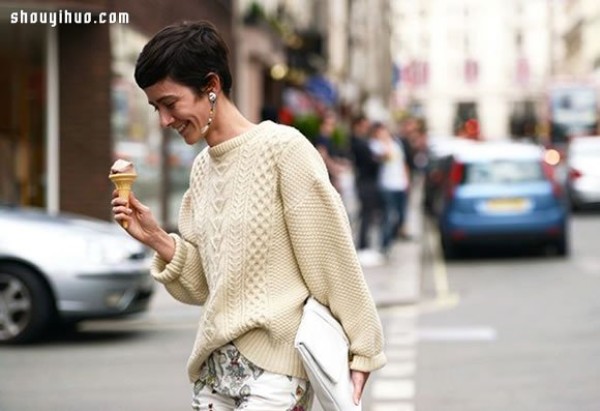 Knitted fisherman sweaters make girls look more cute