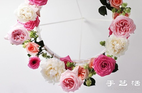 DIY roses to make beautiful garland decorations