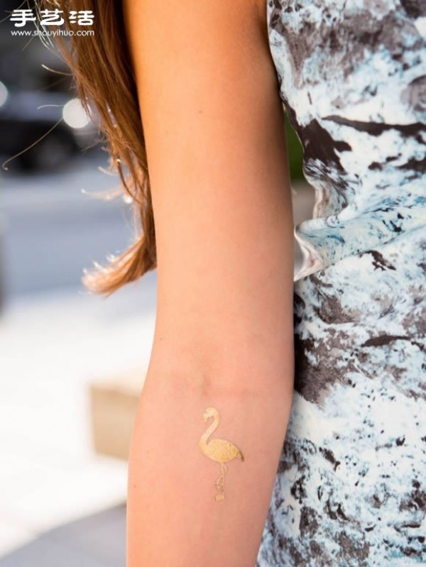 A fun and painless fake tattoo trick - tattoo stickers