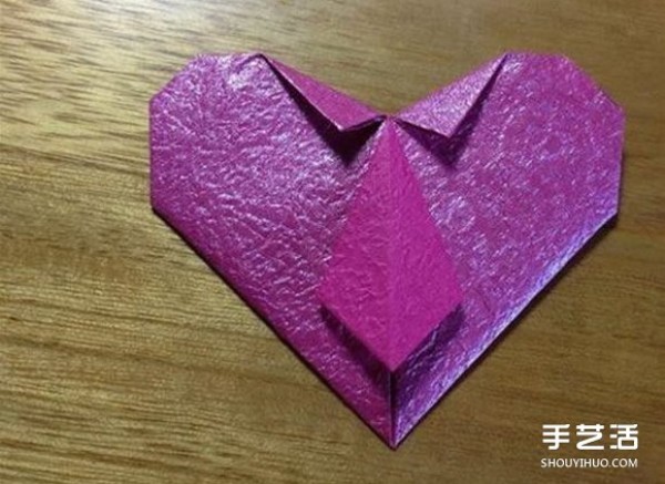 How to fold a tie and a heart, an illustration of the origami tutorial for a beautiful tie and heart