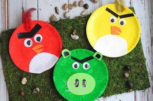 Illustration of using handmade Angry Birds from paper dinner plate waste