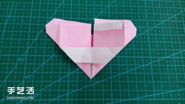 LOVE heart-shaped origami illustrated tutorial on how to fold LOVE love on Valentines Day