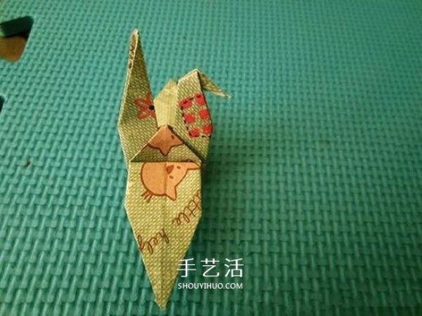 Tutorial on how to fold a Thousand Paper Crane, step-by-step tutorial on origami cranes