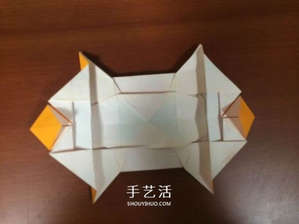 How to fold a complex three-dimensional sports car with detailed steps of origami sports car