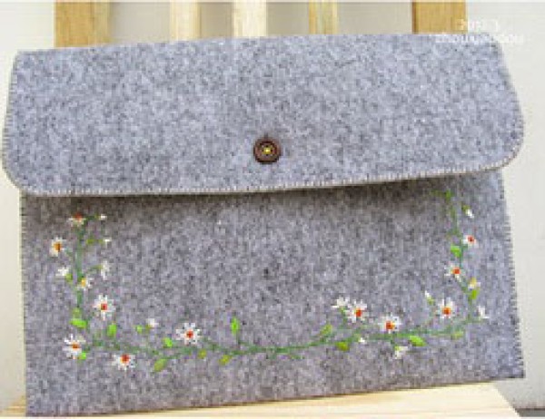 Beautiful fashionable bags made of non-woven fabrics