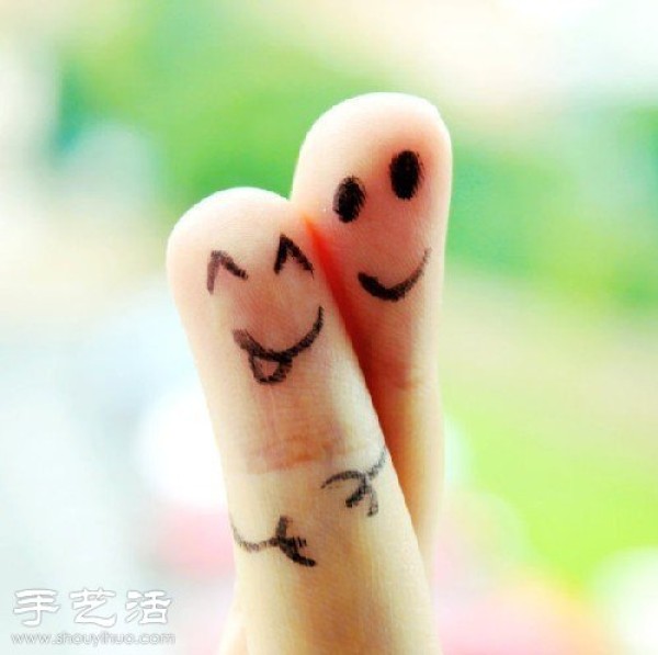 Finger+Simple Drawing DIY Warm and Romantic "Love Follows"