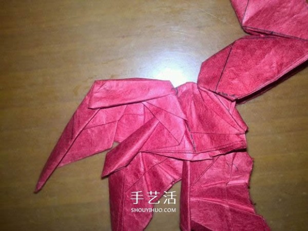 Illustration of the origami method of the Six-Winged Seraph Heart, many detailed steps! 