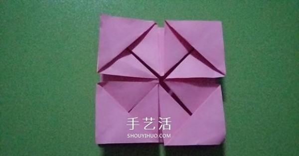 How to fold an octagonal flower basket and how to fold four origami flower baskets step by step" border="0" width ="580" height="303" src="https://img.111diy.com/timthumb.php?src=/d/file/20220112/grvkuyhkhgg.jpg" /></p>
<p>Fold the top side of the small square along the diagonal line. </p>
<p align="center"><img alt="Illustration of how to fold an octagonal flower basket. Step-by-step diagram of how to fold an octagonal flower basket."  alt=