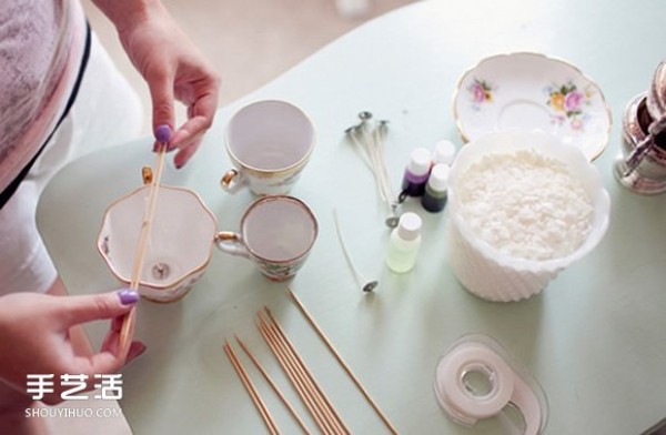 Beautiful and romantic teacup candle DIY, lighting a cup of warm candlelight