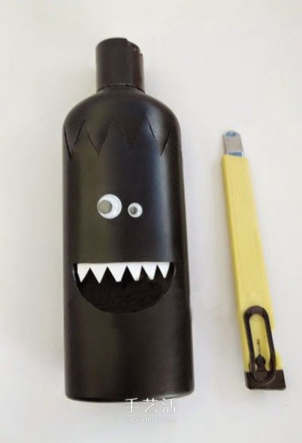 Shampoo bottle/body wash bottle DIY monster style cartoon pen holder production