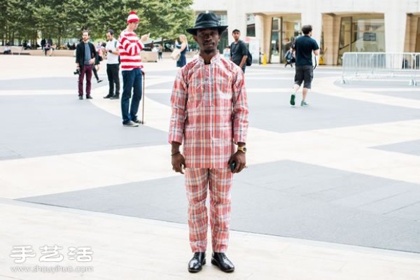 "Wheres Waldo?" Fashion Week is in chaos