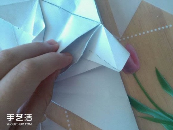 Origami diagram of a grand piano and how to fold a three-dimensional grand piano step by step