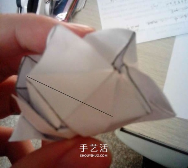 Illustration of how to fold the eight-petal Kawasaki rose, origami eight-petal Kawasaki rose