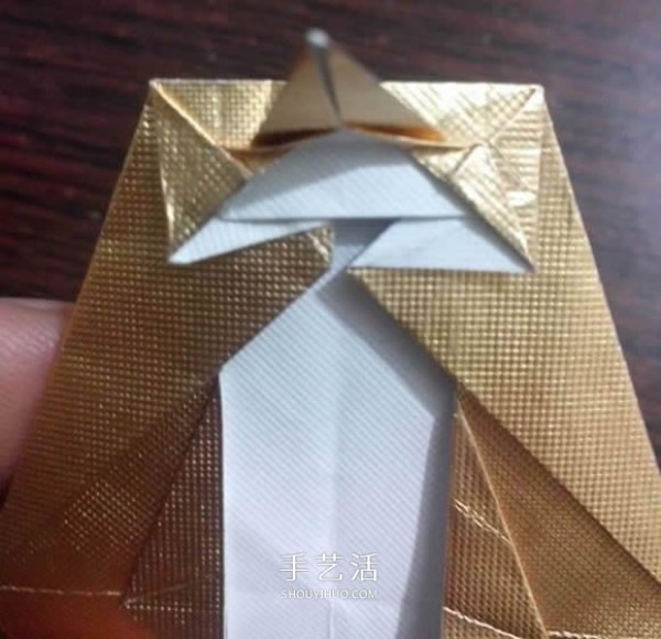 Using cigarette box paper waste and making origami three-dimensional owl illustration step-by-step