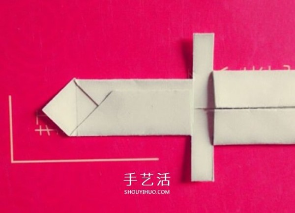 Illustrations of childrens origami swords and how to fold ancient Chinese swords and weapons