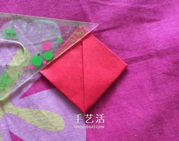 How to Origami a Lantern with Wings and Illustrations of How to Fold a Paper Lantern with Tassels