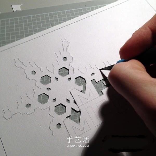 How to make homemade New Year snowflake greeting cards, how to make handmade three-dimensional New Year greeting cards