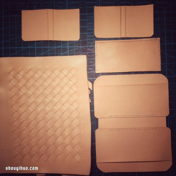 A super detailed step-by-step illustrated tutorial on how to make a BV woven bag