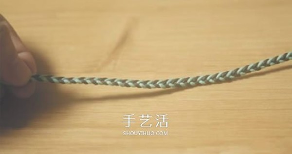 How to braid a four-strand rope bracelet, a graphic tutorial on how to braid a four-strand bracelet