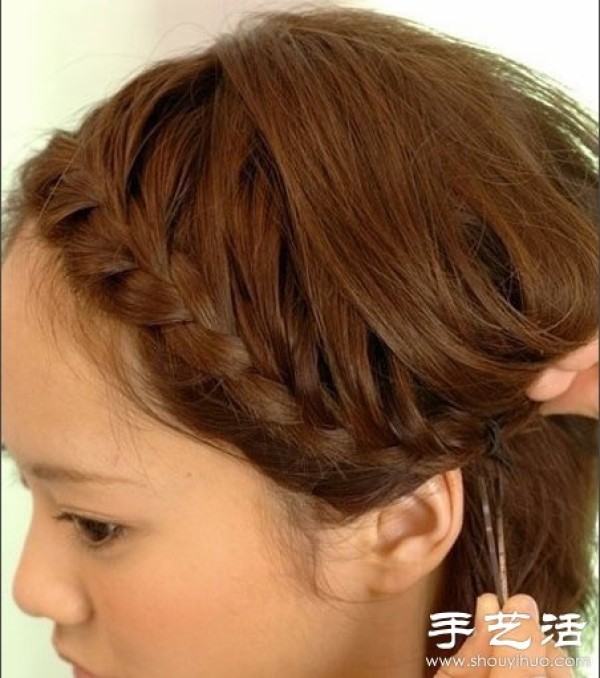 DIY playful and cute short hair braid with bangs