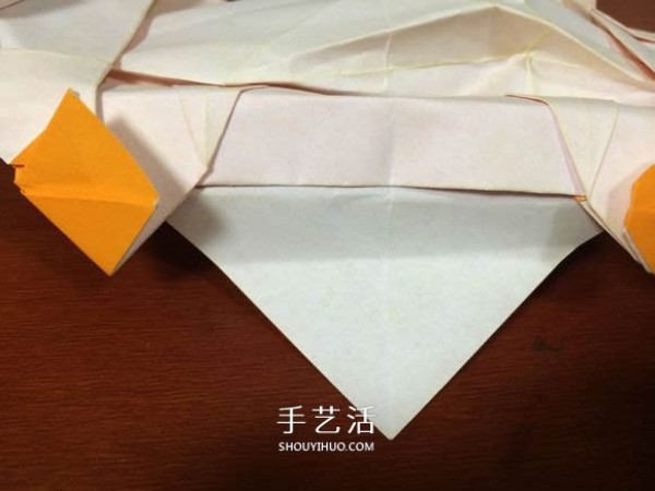 How to fold a complex three-dimensional sports car with detailed steps of origami sports car