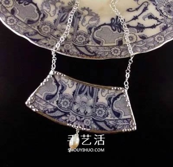 If the exquisite ceramic plate falls on the floor, then make it your only jewelry! 