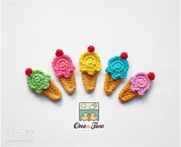 Pictures of crocheted mini objects, appreciation of handmade crochet objects