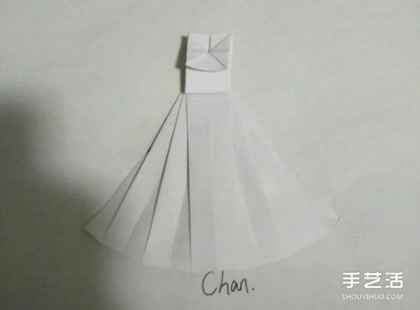 How to fold an origami wedding dress, illustrate the origami method of a wedding dress with steps