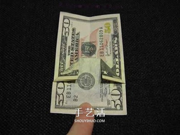 How to fold a U.S. dollar Christmas tree with illustrations and steps for paper money origami Christmas tree