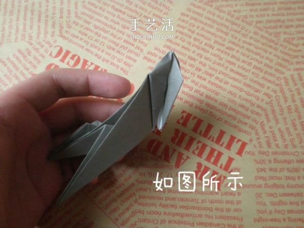 Illustrations of how to fold a cute puppy. Step-by-step pictures of origami puppies.