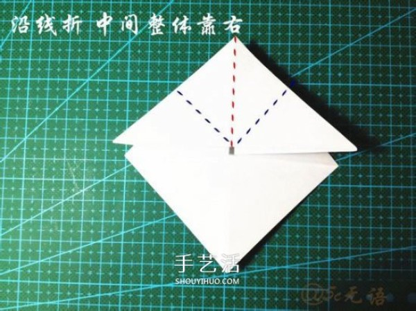 Illustration of how to fold a three-dimensional car, how to fold a hand-made origami car